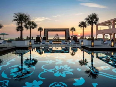 Бассейн Fujairah Beach Resort