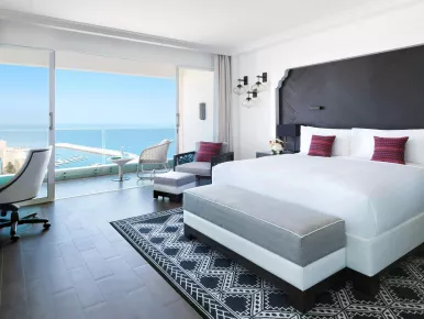 Номер «Fairmont» с двуспальной кроватью (2х2) и видом на бухту